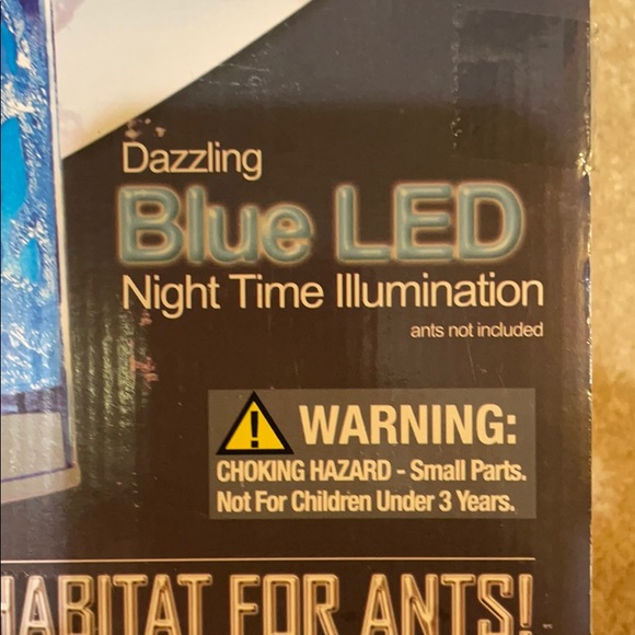 STEM Toy Antworks Illuminated Habitat for Ants - Picture 4 of 7